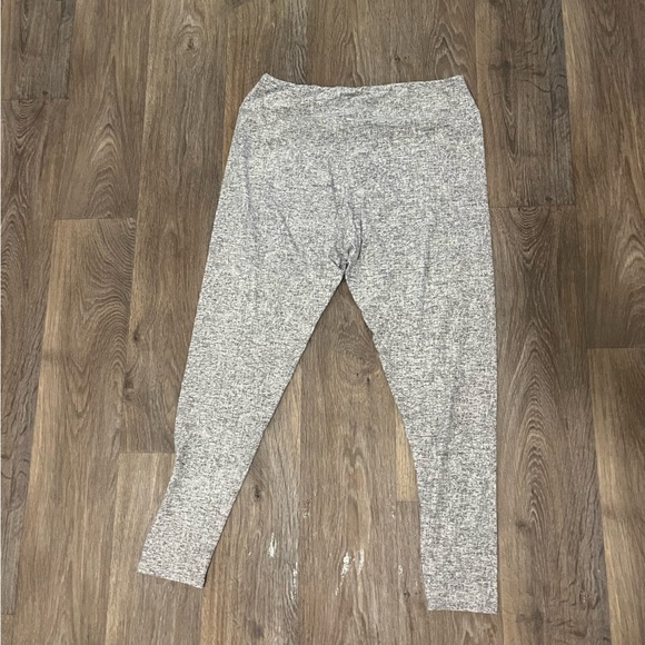 Grey LuLaRoe Leggings - Picture 1 of 1